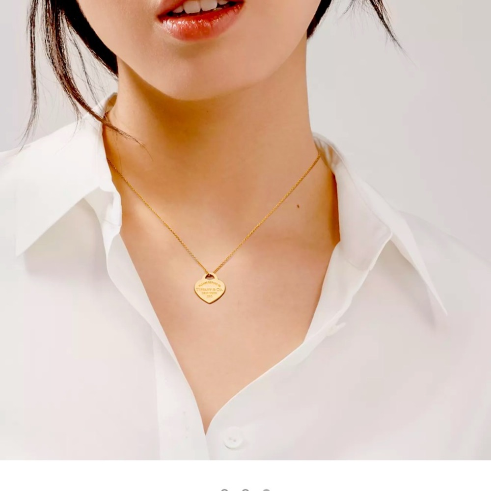 Return to Tiffany Heart Tag Pendant & Chain 18K
